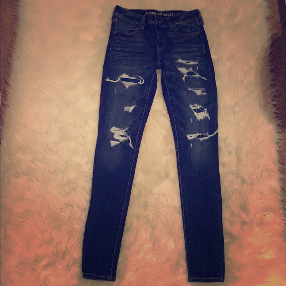 Distressed American eagle jean